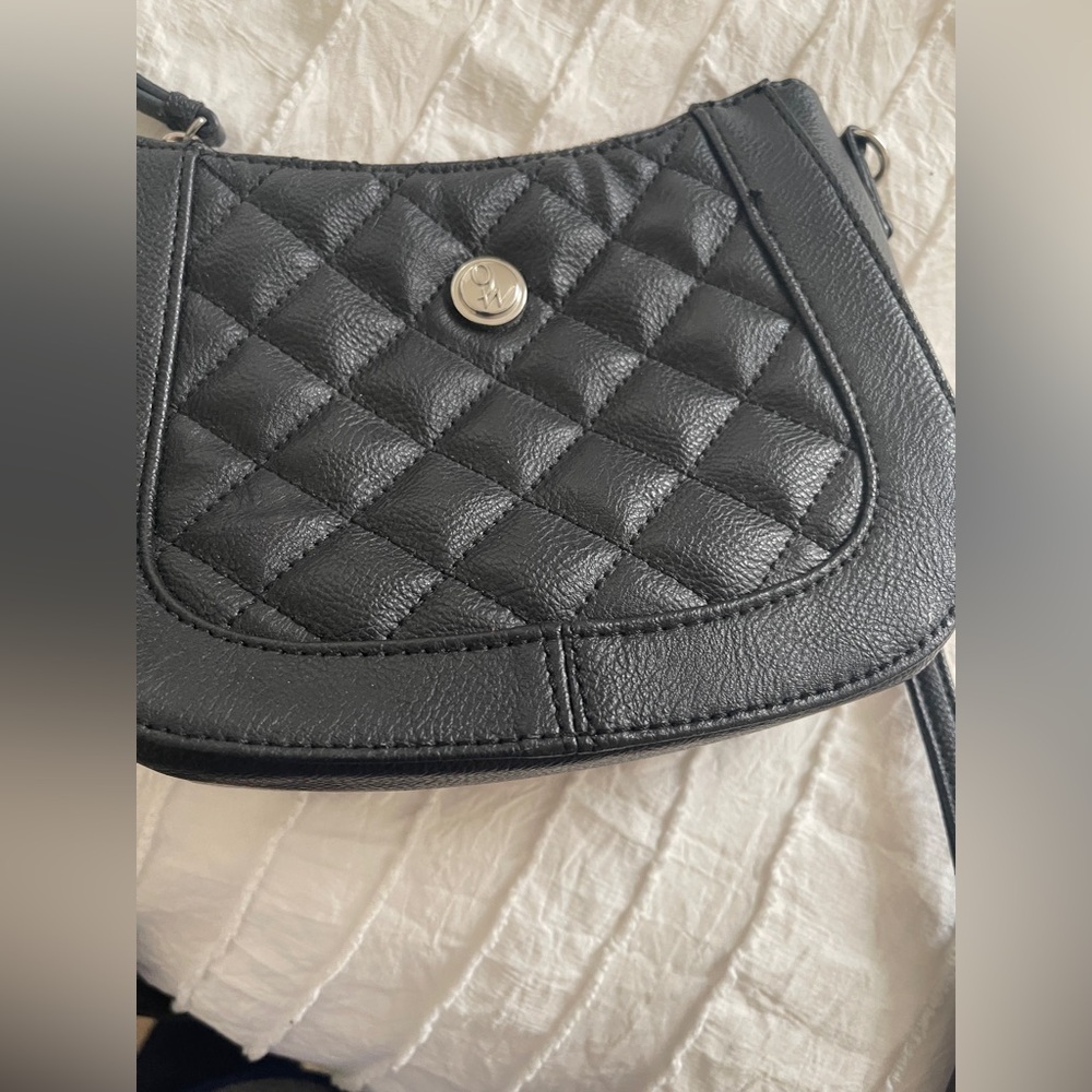 Black nine wet purse